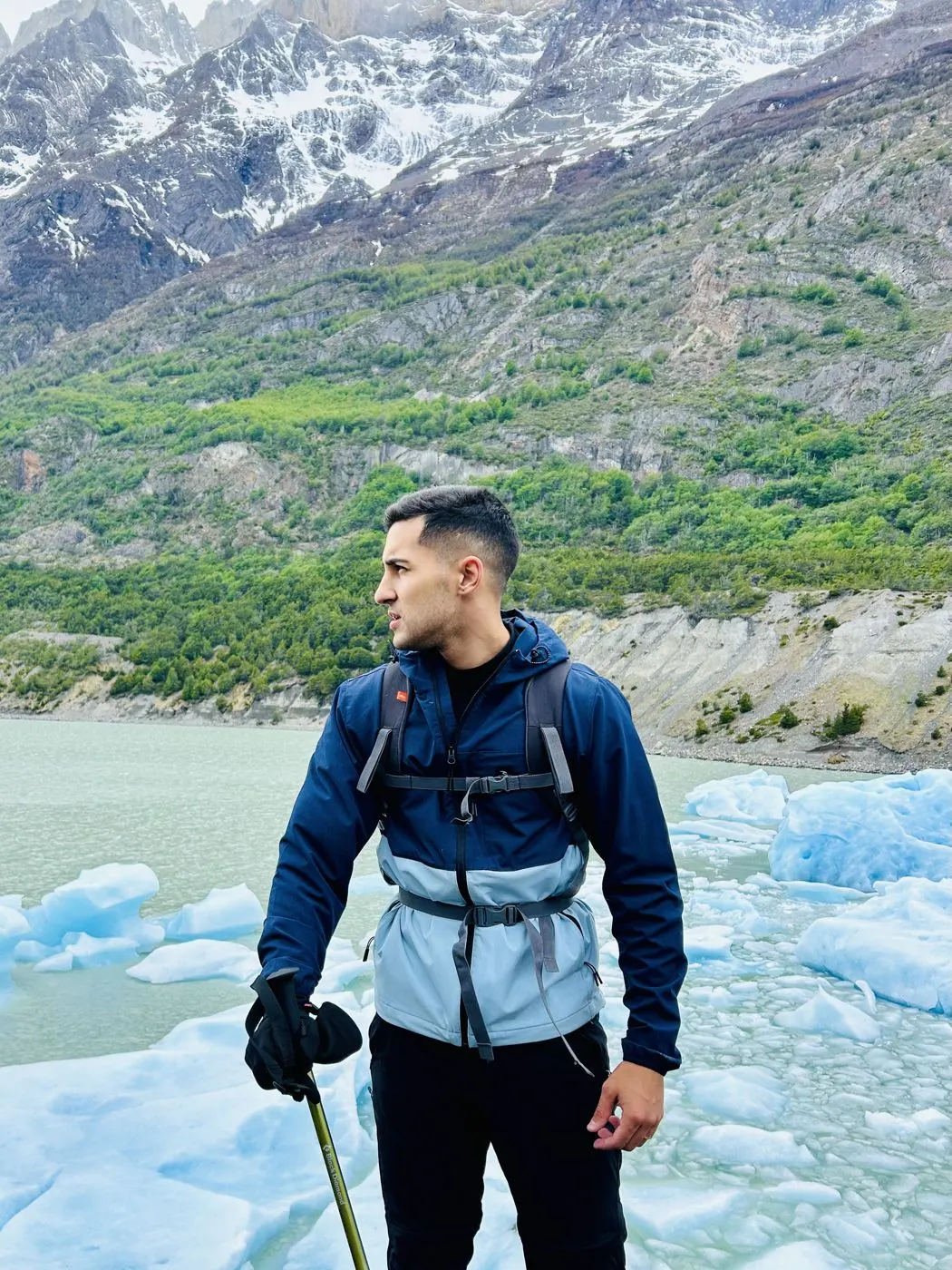 Victor na Patagônia, em frente ao glaciar